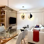 Flamingo - Luxury In Brama Portowa