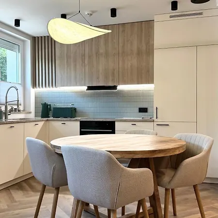 Flamingo - Luxury In Brama Portowa *